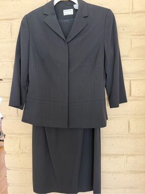Preview Collection Black Two-Piece Skirt Suit